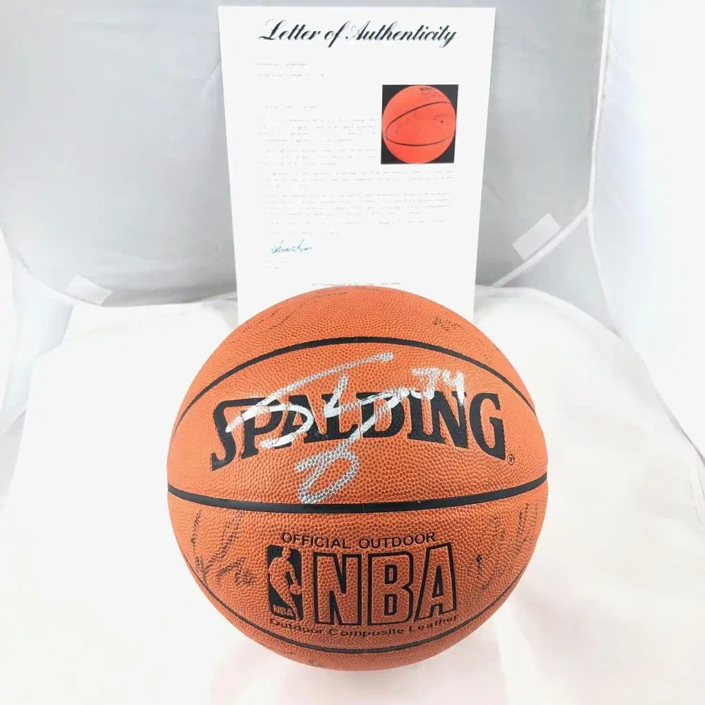 2000-2001 Los Angeles Lakers Team Signed Basketball PSADNA Kobe Bryant - Autographed Basketballs